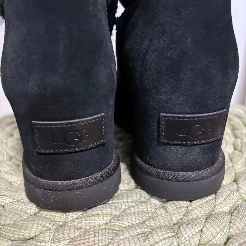 UGG Black Suede Classic Femme Toggle Hidden Wedge Boot Size 9.5